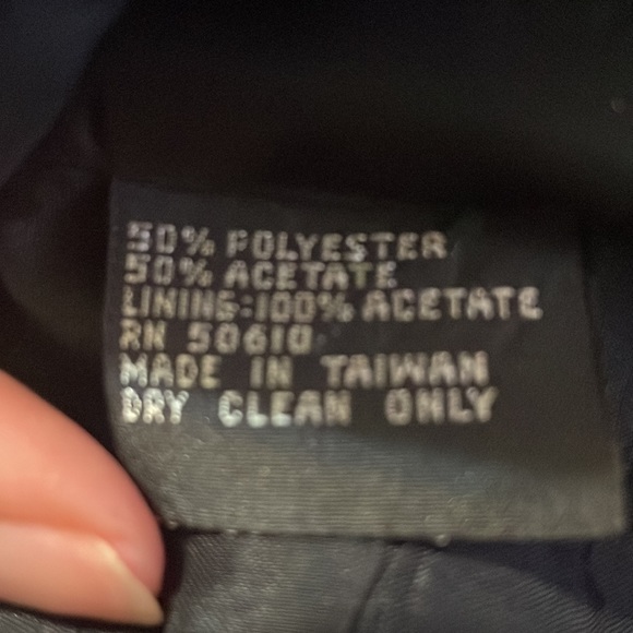 Vintage Kasper Blazer/ Black with Gold Hardware/ Size 8 - Picture 9 of 9